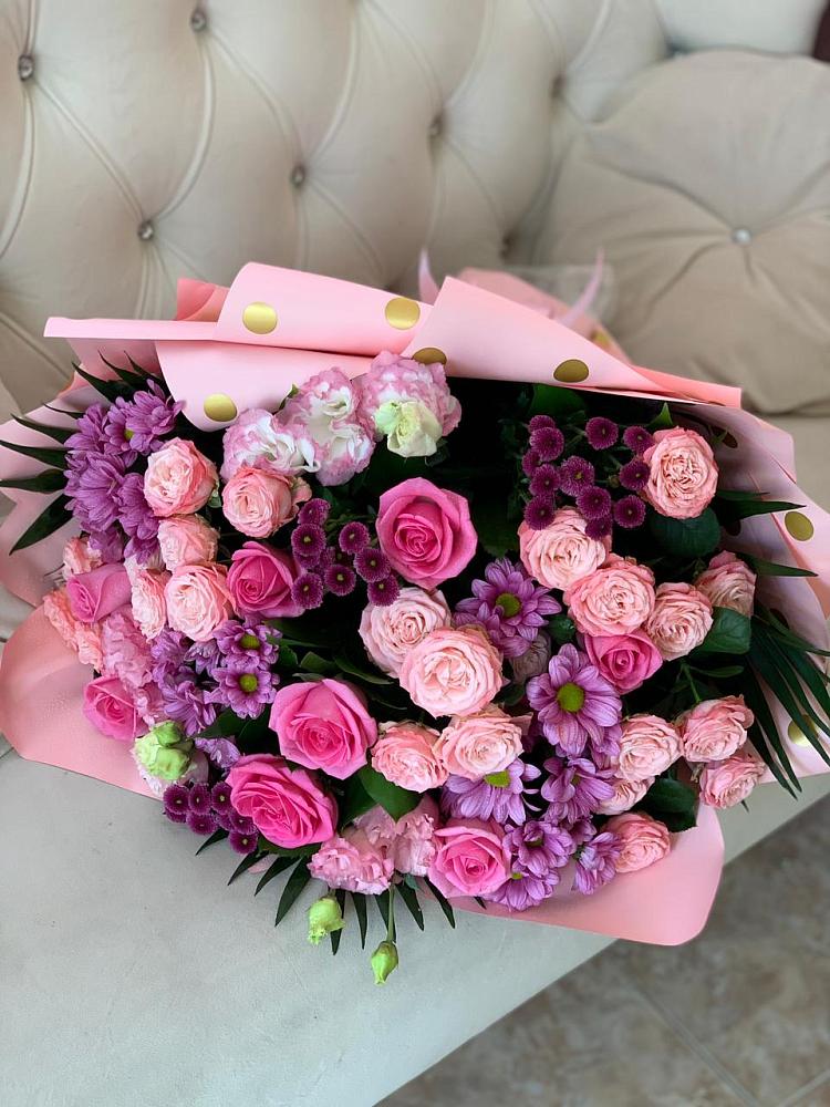 Букет цветов из: Хризантемы, Розы и Лизиантусы в Северном Белгородской области