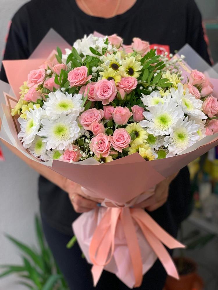 Букет цветов из: Розы и Хризантемы в Северном Белгородской области