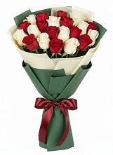 Букет Микс из красных и белых роз в Северном Белгородской области