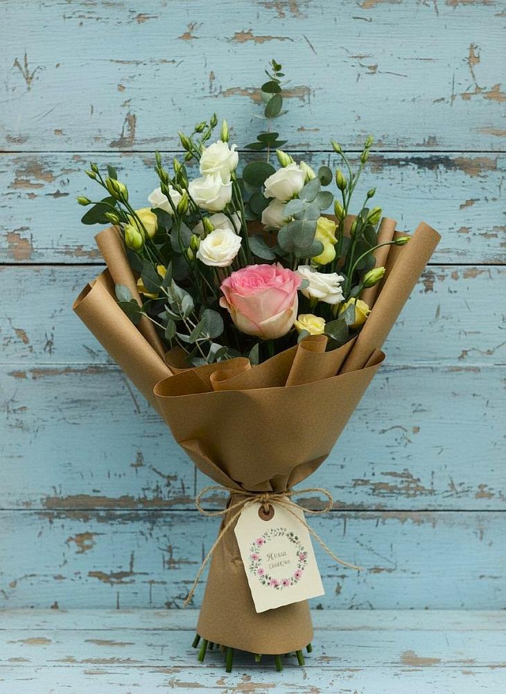 Букет цветов из: Розы и Лизиантусы в Северном Белгородской области