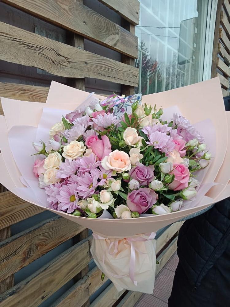 Букет цветов из: Розы и Хризантемы в Северном Белгородской области