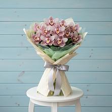 Букет цветов из:  Орхидеи и Розы в Северном Белгородской области