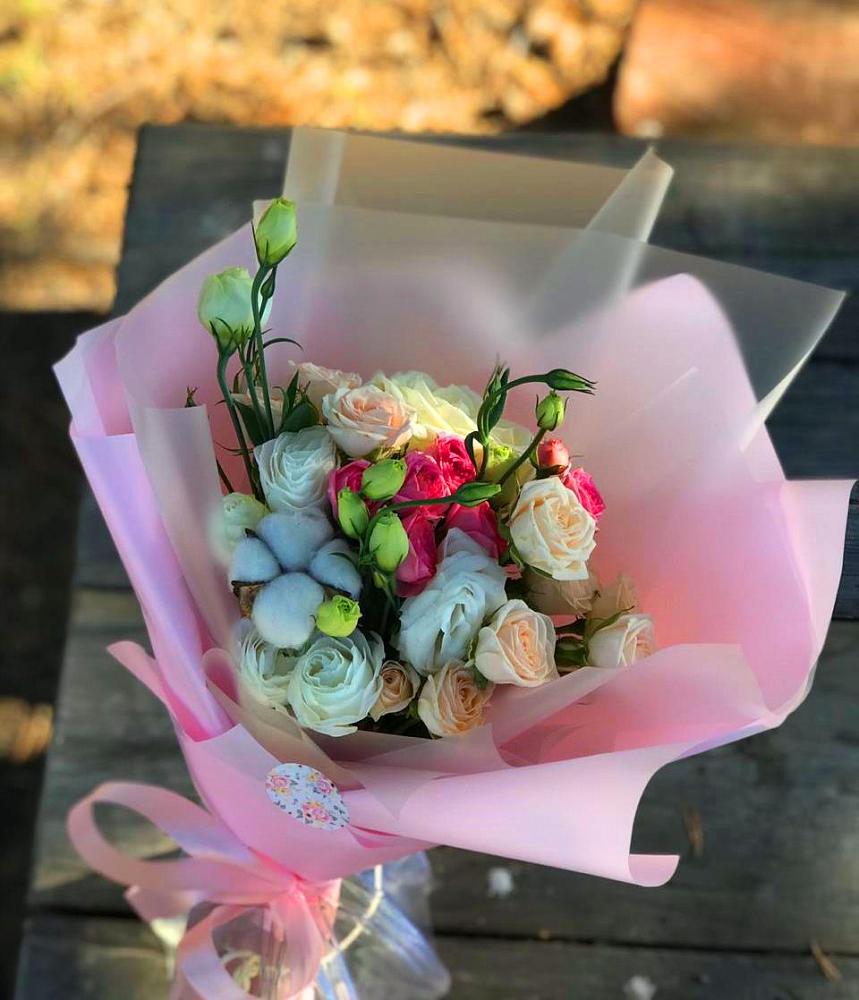 Букет цветов из: Розы и Лизиантусы в Северном Белгородской области