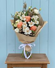 Букет цветов из:  Альстромерии, Лизиантусы, Розы и Хризантемы в Северном Белгородской области