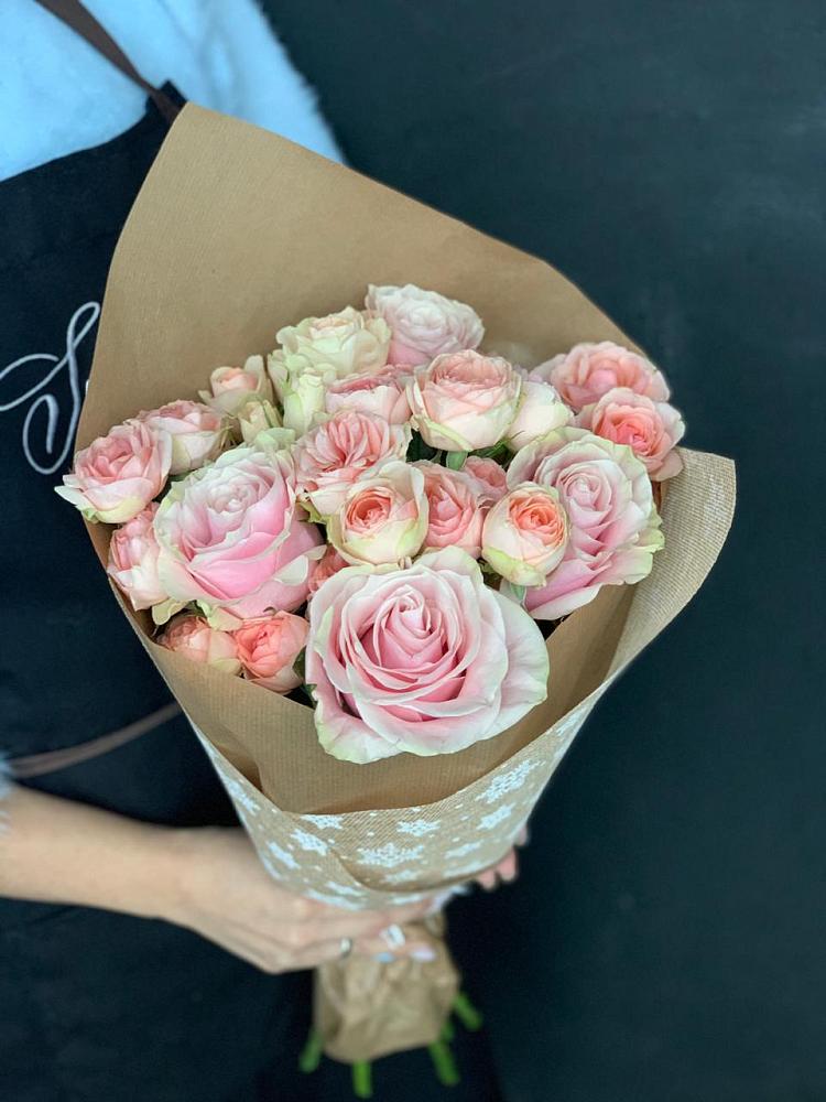 Букет цветов из: Хризантемы и Розы в Северном Белгородской области