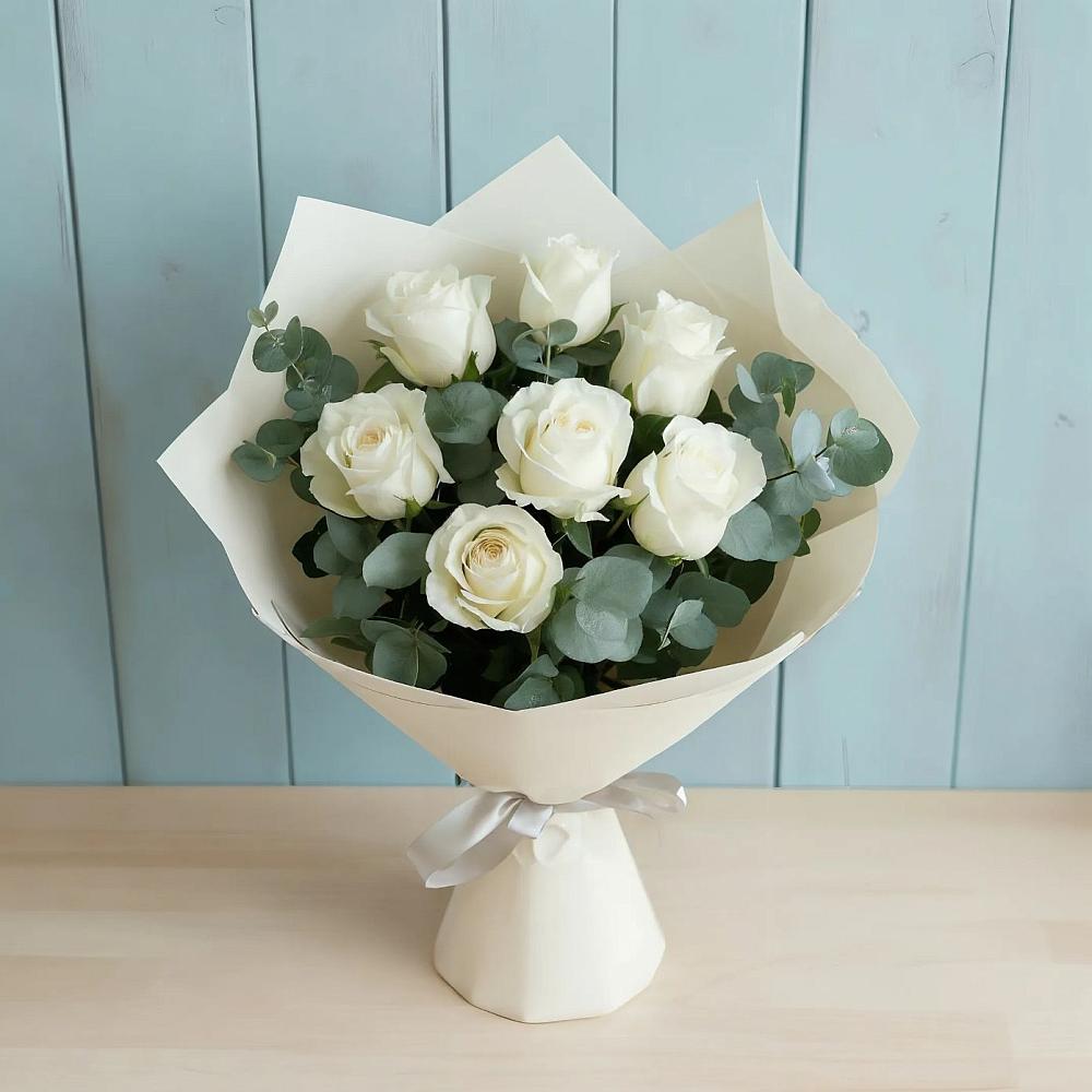 Букет Белые розы в Эвкалипте в Северном Белгородской области