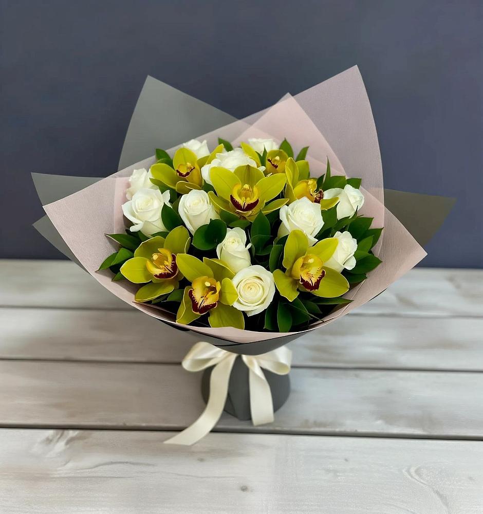 Букет цветов из: Орхидеи и Розы в Северном Белгородской области