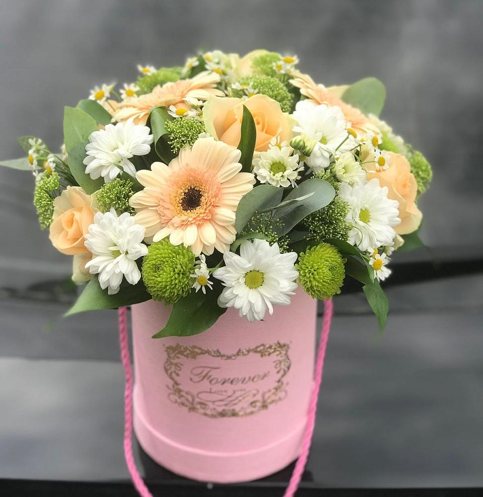 Цветочная композиция из Розы, Герберы и Хризантемы в шляпной коробке в Северном Белгородской области