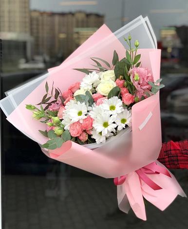 Букет цветов из: Розы, Лизиантусы и Хризантемы в Северном Белгородской области